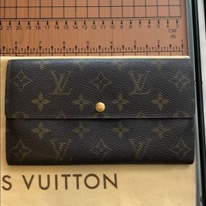 Louis Vuitton Sarah long Wallet